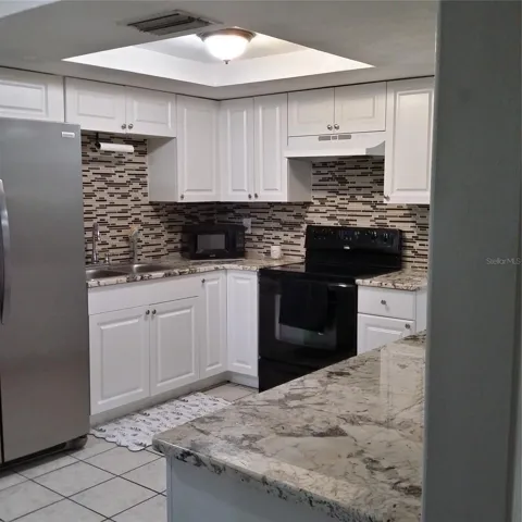 Different angle - Featuring the Island w/ storage
