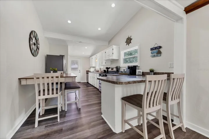 Breakfast Bar / Kitchen