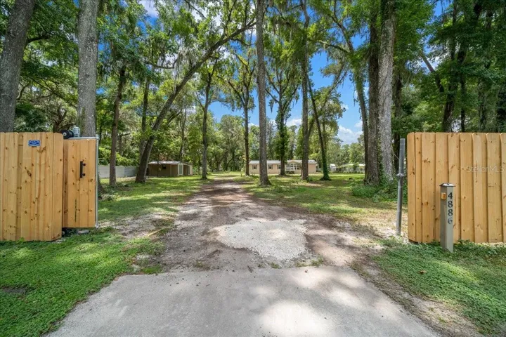 Manual Front Gate - Can be made automatic.