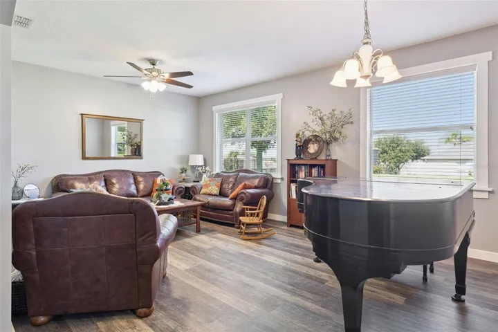 Formal dining space gives buyers more room for holidays, hosting, and larger gatherings.