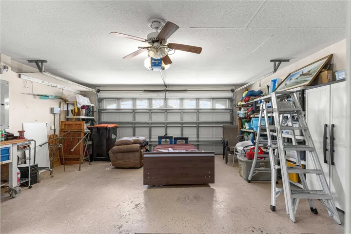 2 CAR GARAGE