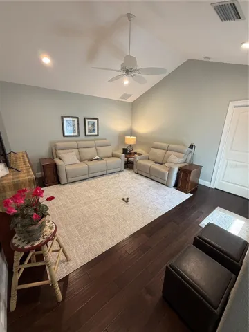 Family room 2
