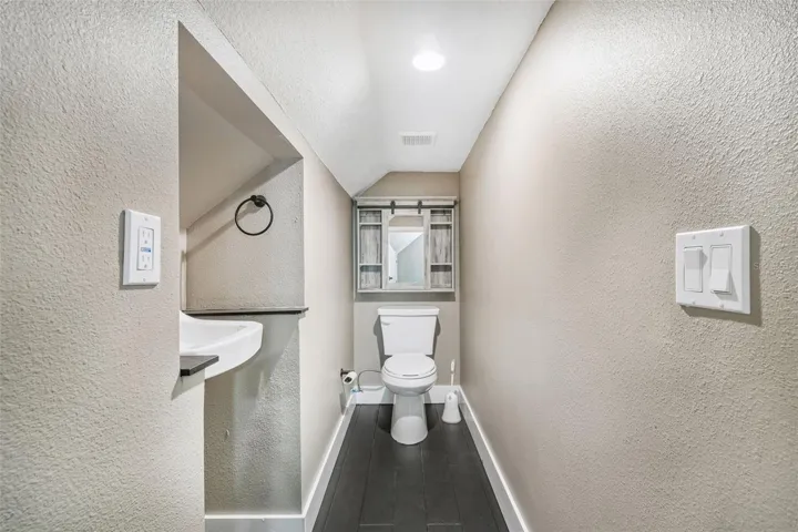 Bonus room half bathroom