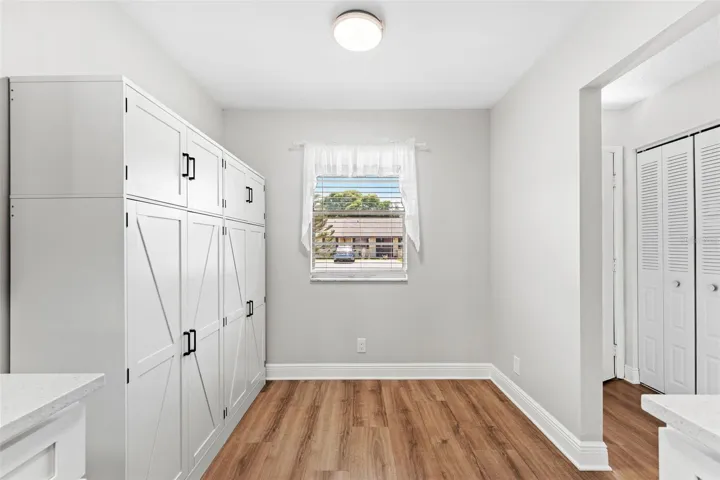 Eating Space In Kitchen