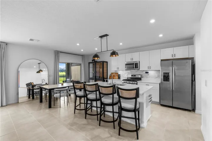 Kitchen with Breakfast Bar