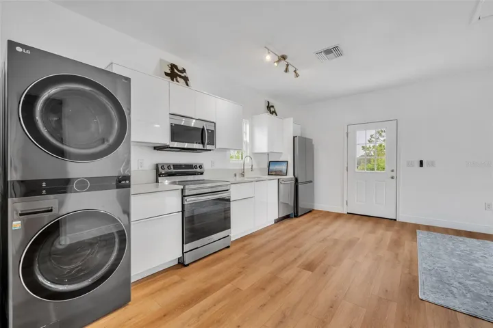 Garage Apartment laundry in-unit