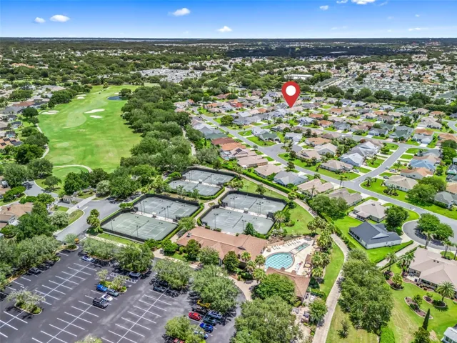 Walking Distance to Glenview Country Club, Golf & Tennis Center