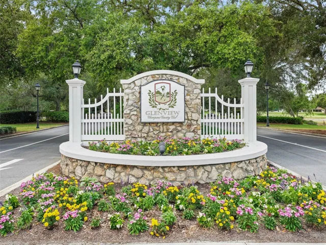 Entrance to Glenview Country Club, Golf & Tennis Center