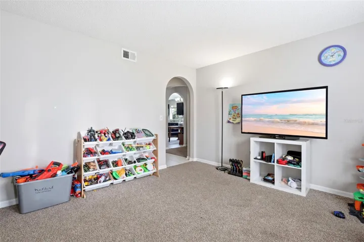 Huge Bonus Room!