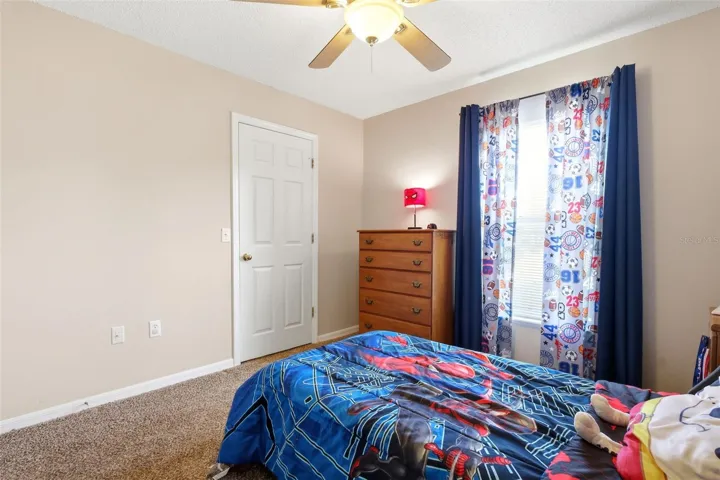 2nd bedroom: Walk in closet