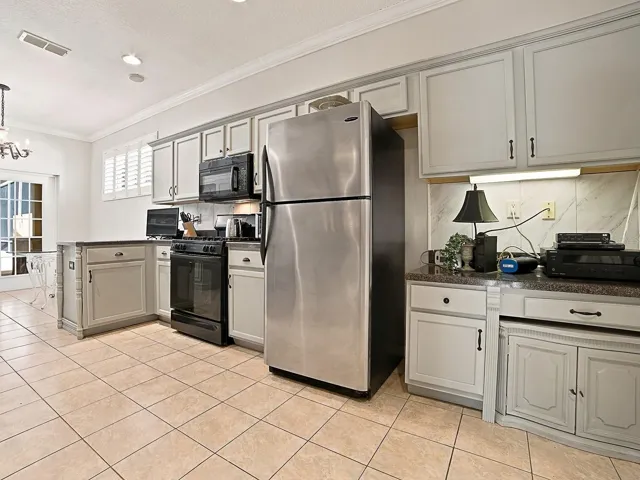 Plenty of cupboards