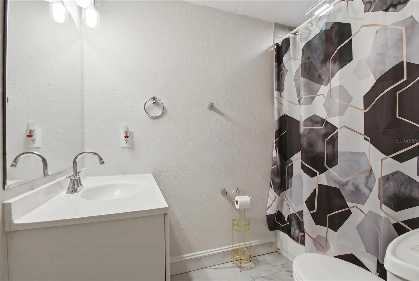 Bathroom with tub/shower combo