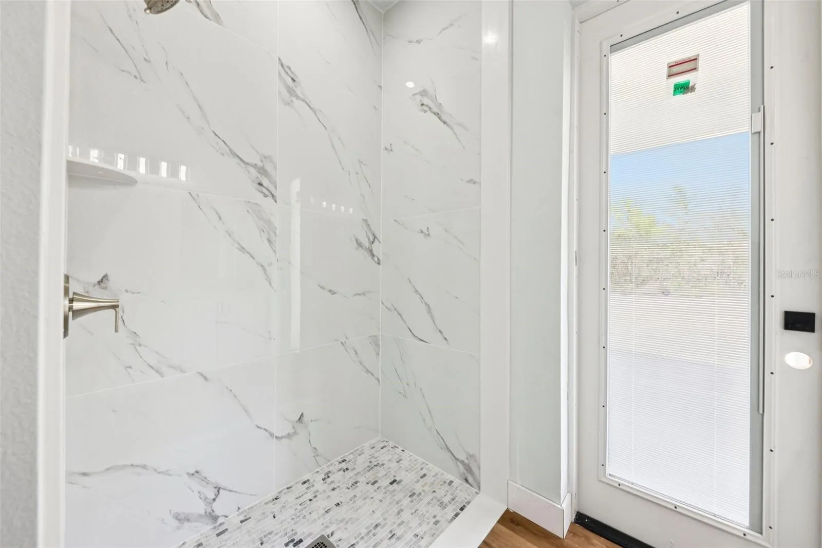 Rear bath room