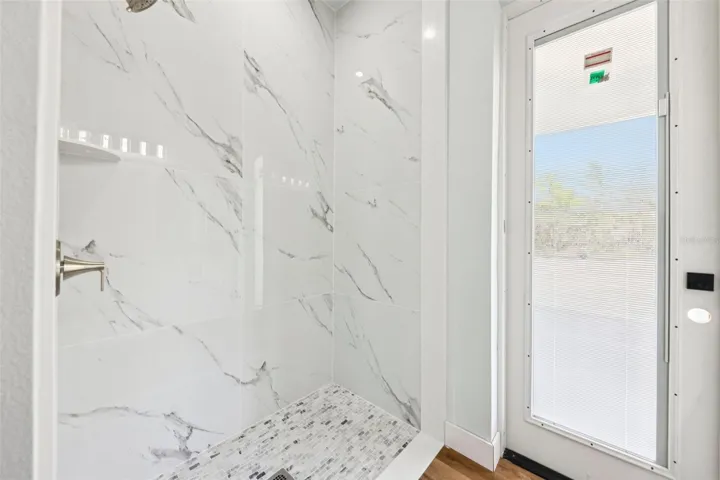 Rear bath room
