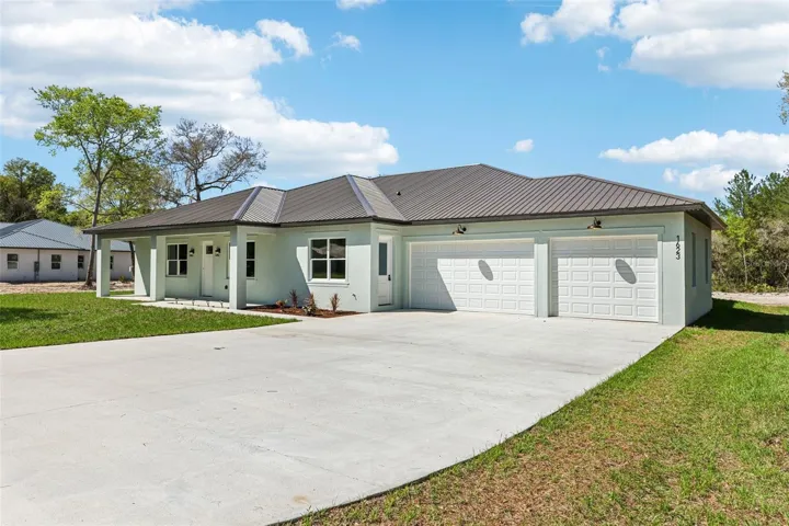 huge 3 car driveway