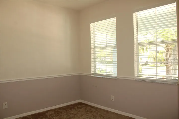 Bonus room/ den/ office/ formal dining/ game room