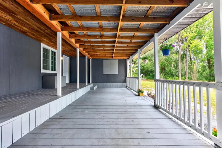 Huge covered front porch.
