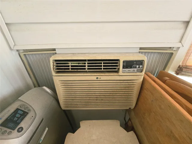 Florida Room wall unit AC is working