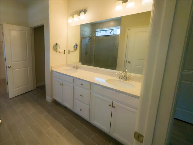 Bathroom 1 vanity