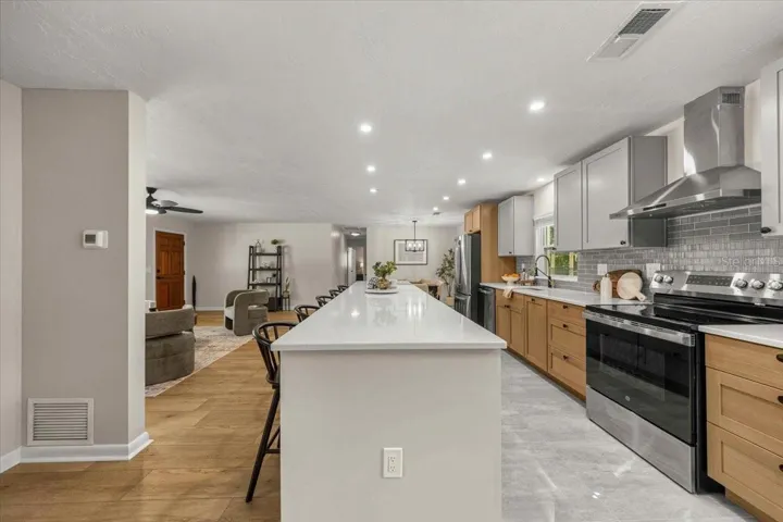 Brand new kitchen, top to bottom!