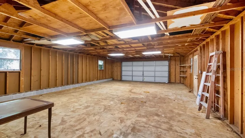 Garage Interior 34'x25'