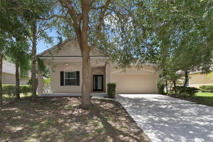 Welcome home to this MOVE-IN READY 3-bedroom, 2-bath residence nestled in the quiet, established community of Lake Pleasant Cove in Apopka.