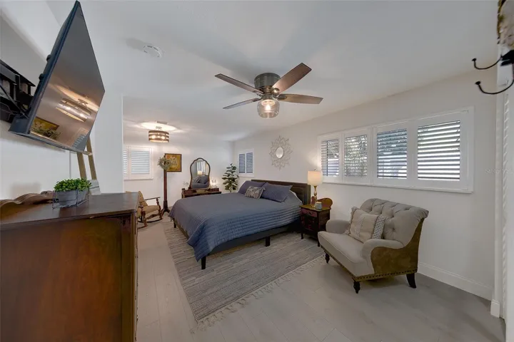 Guest bedroom