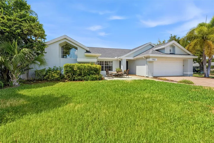 Spacious Front Yard