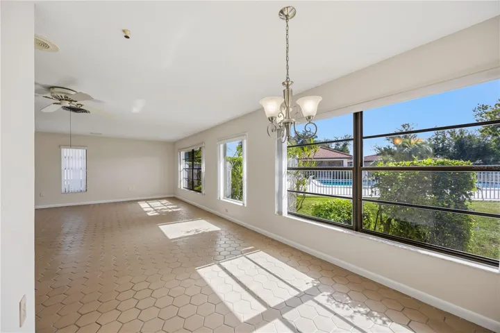 Dining/Living room