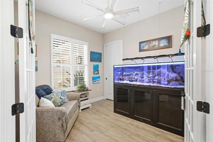 OFFICE/DOUBLE GLAS PANE DOORS