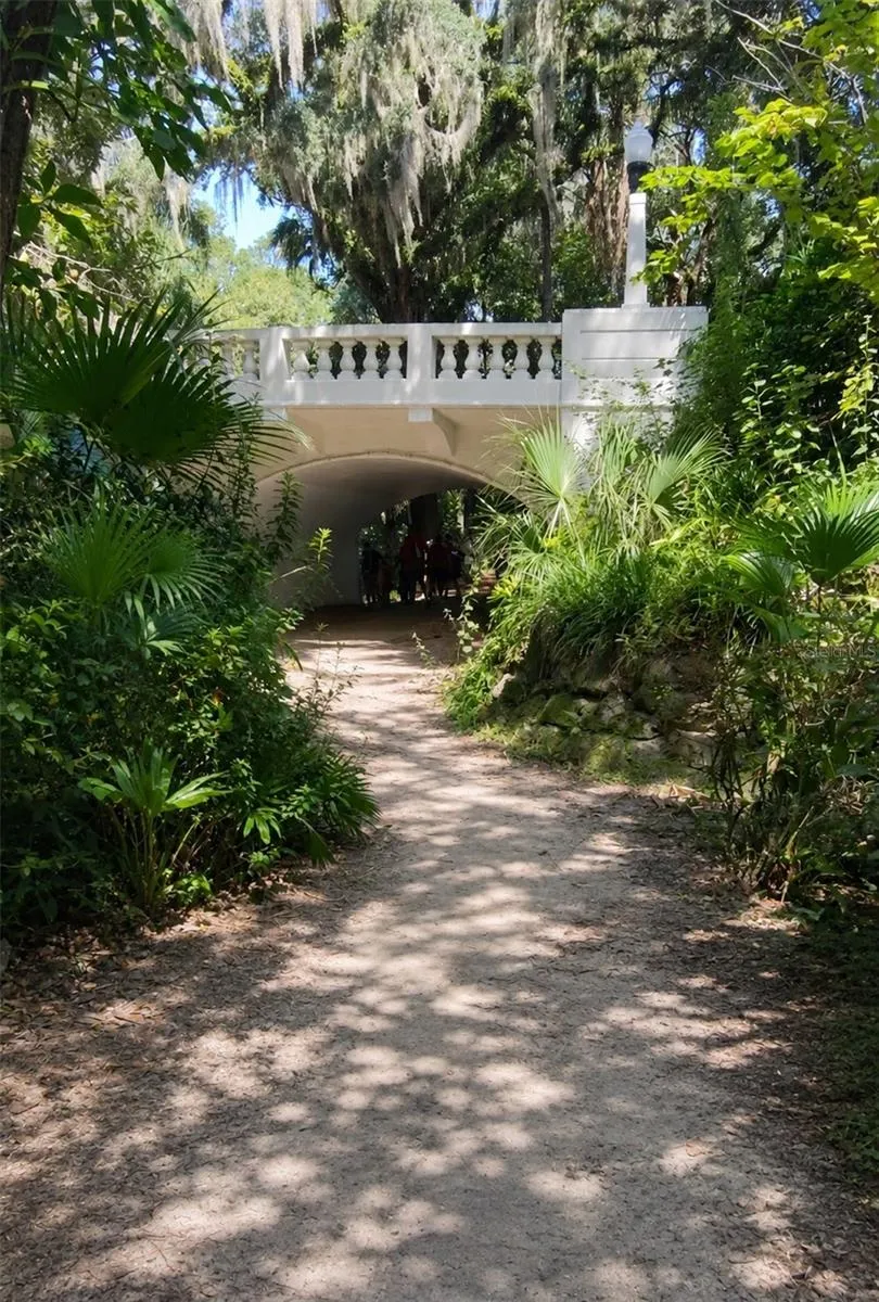 Walk to Dickson Azalea Park