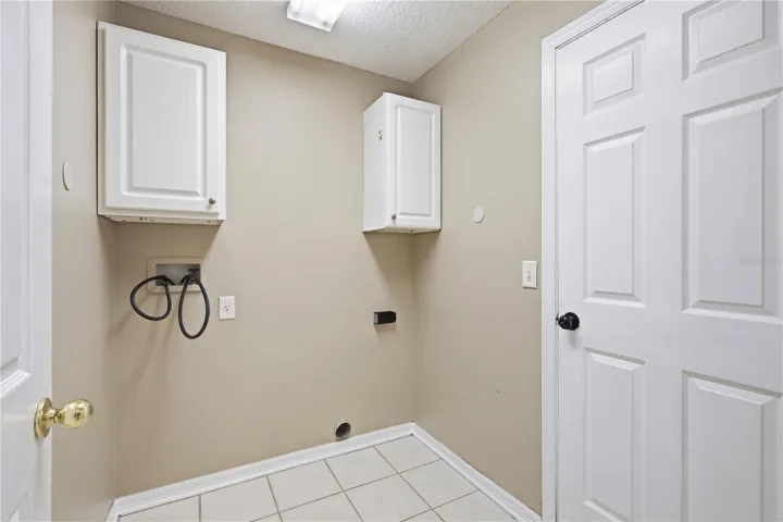 Laundry room off kitchen