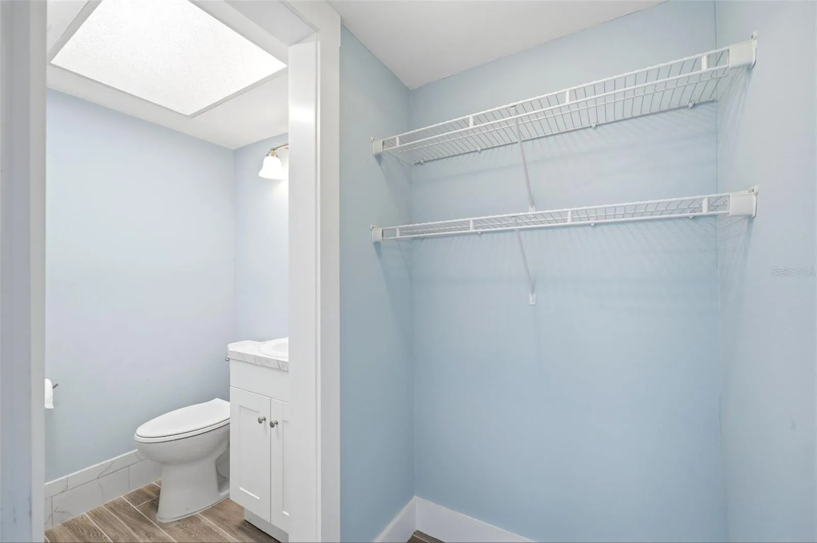 Half Bathroom (Bath 2)