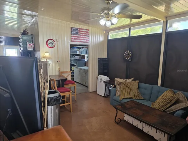 Outdoor Bonus Room