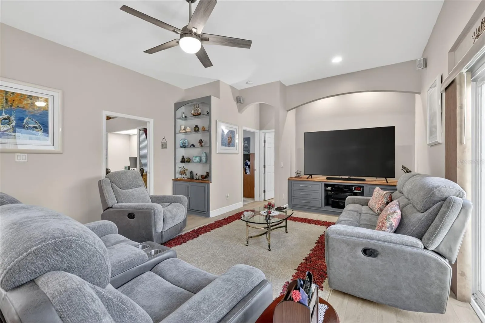 FAMILY ROOM
