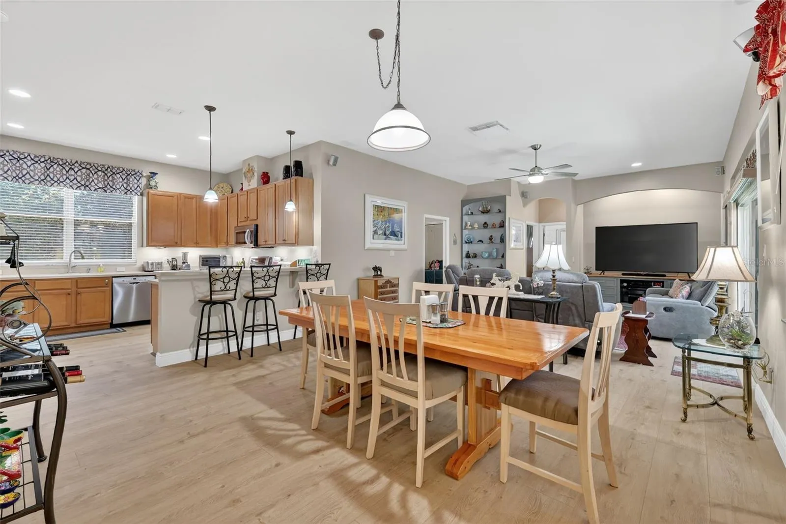 KITCHEN DINING