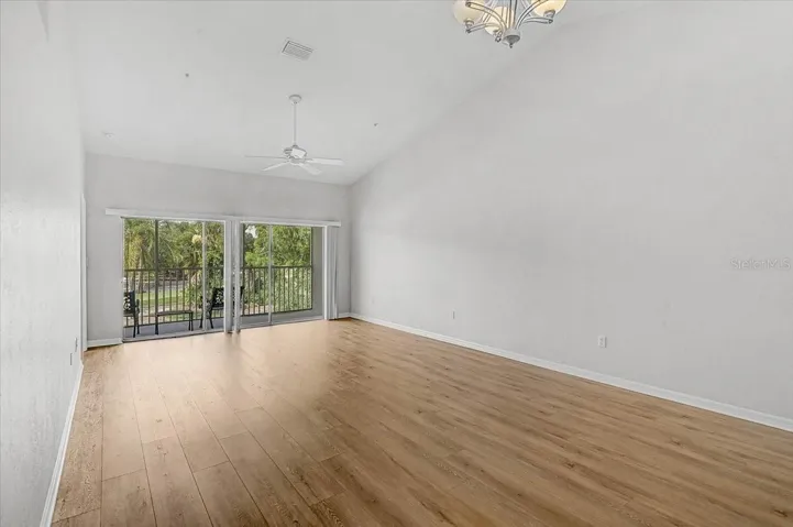 Very nice laminate flooring