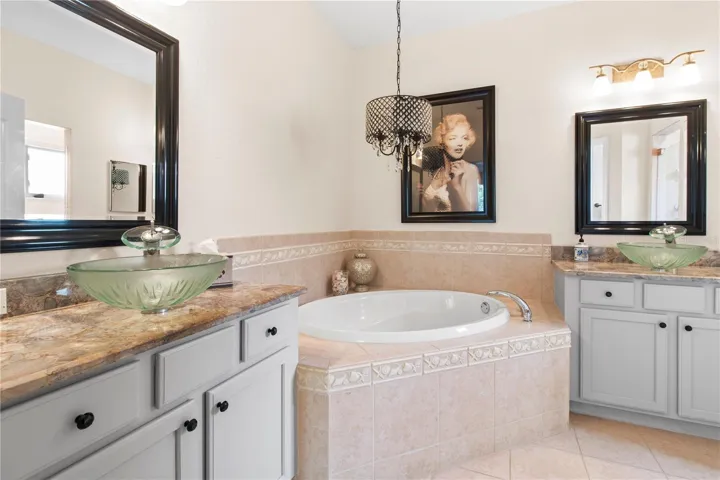 Primary Bath-dual sinks