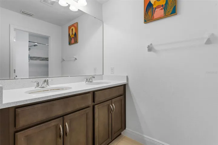 2nd guest bathroom upstairs