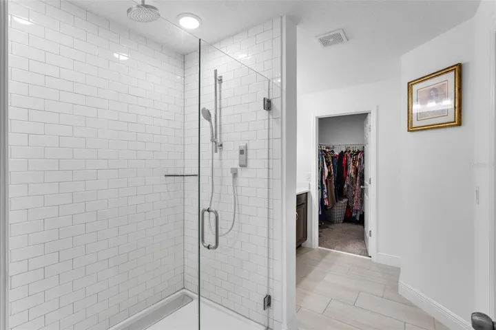 Primary shower