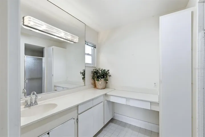 Primary bath