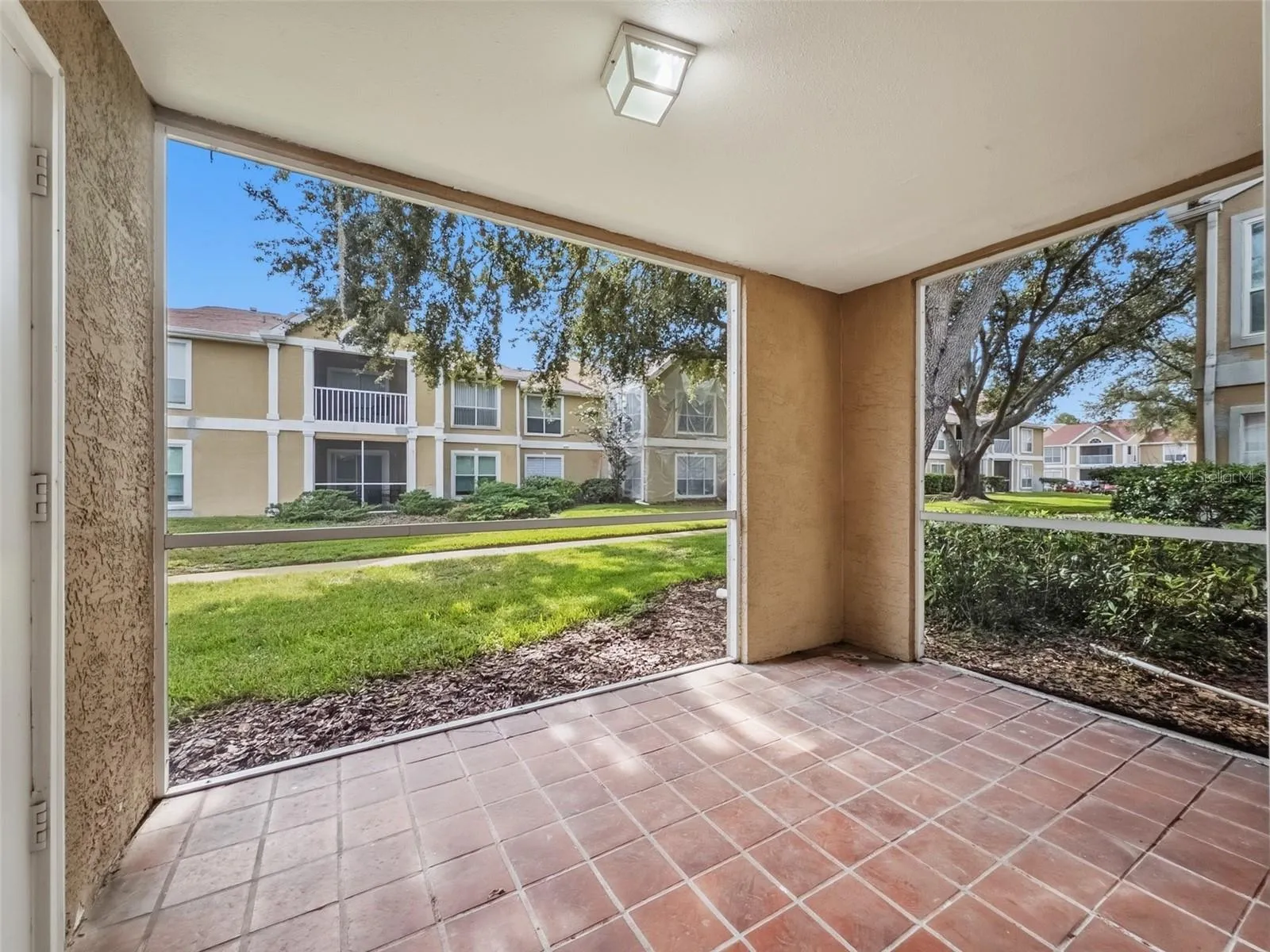 Screen Patio -9481 Highland Oak Drive #1502, Tampa, FL 33647