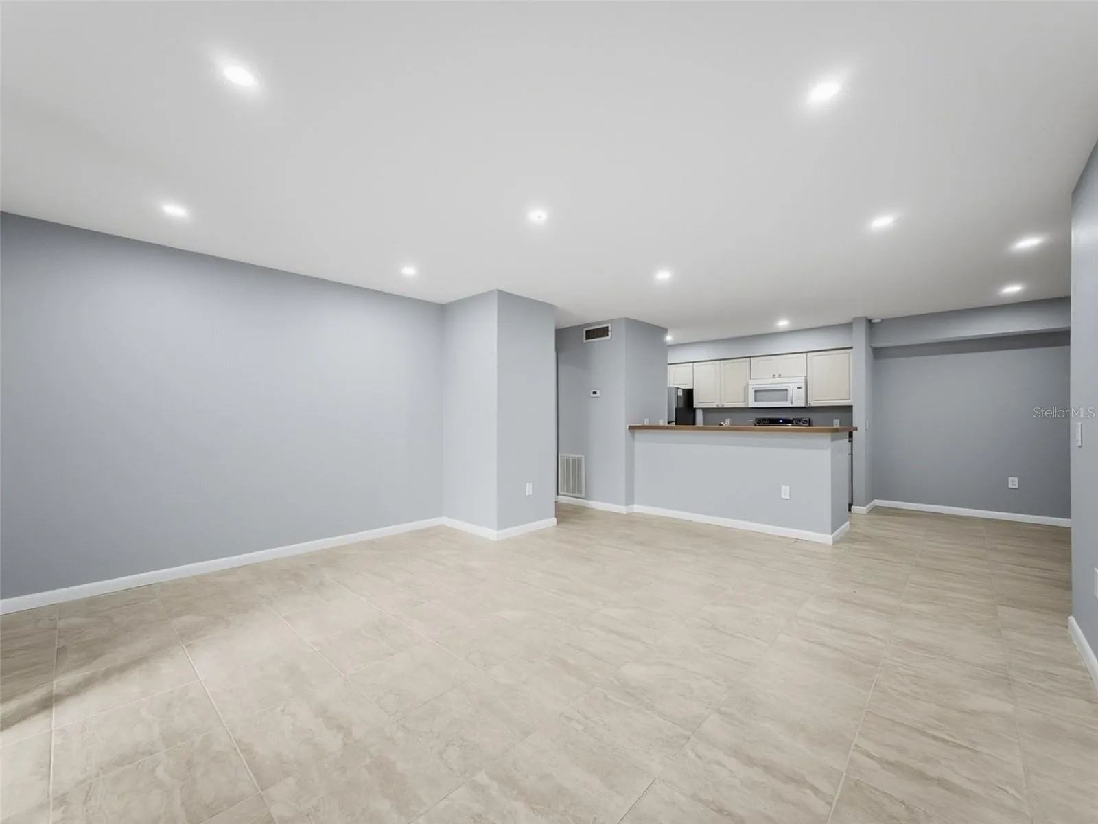 Family Room - 9481 Highland Oak Drive #1502, Tampa, FL 33647