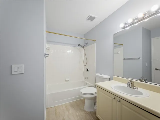 Primary Bathroom - 9481 Highland Oak Drive 1502, Tampa, FL 33647