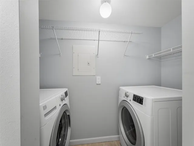 Laundry in Primary Ensuite - 9481 Highland Oak Drive #1502, Tampa, FL 33647