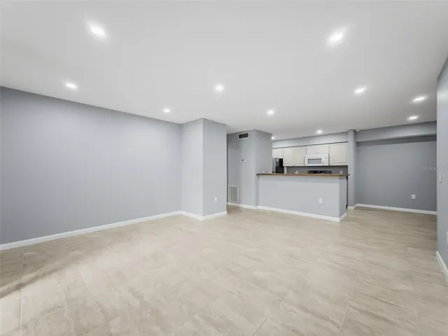 Family Room - 9481 Highland Oak Drive #1502, Tampa, FL 33647