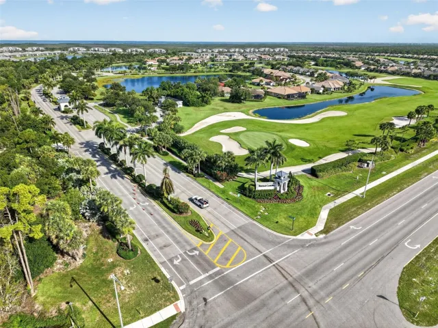 Heritage Landing Entrance and HOLE 2!