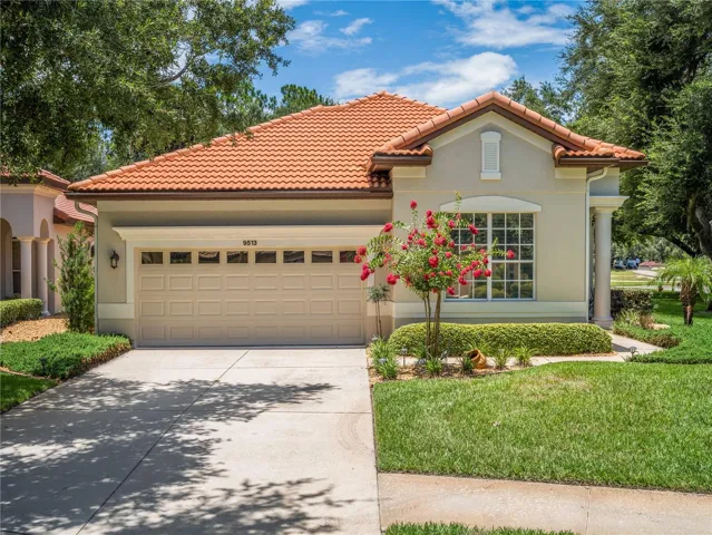 Lovely Villa on corner lot