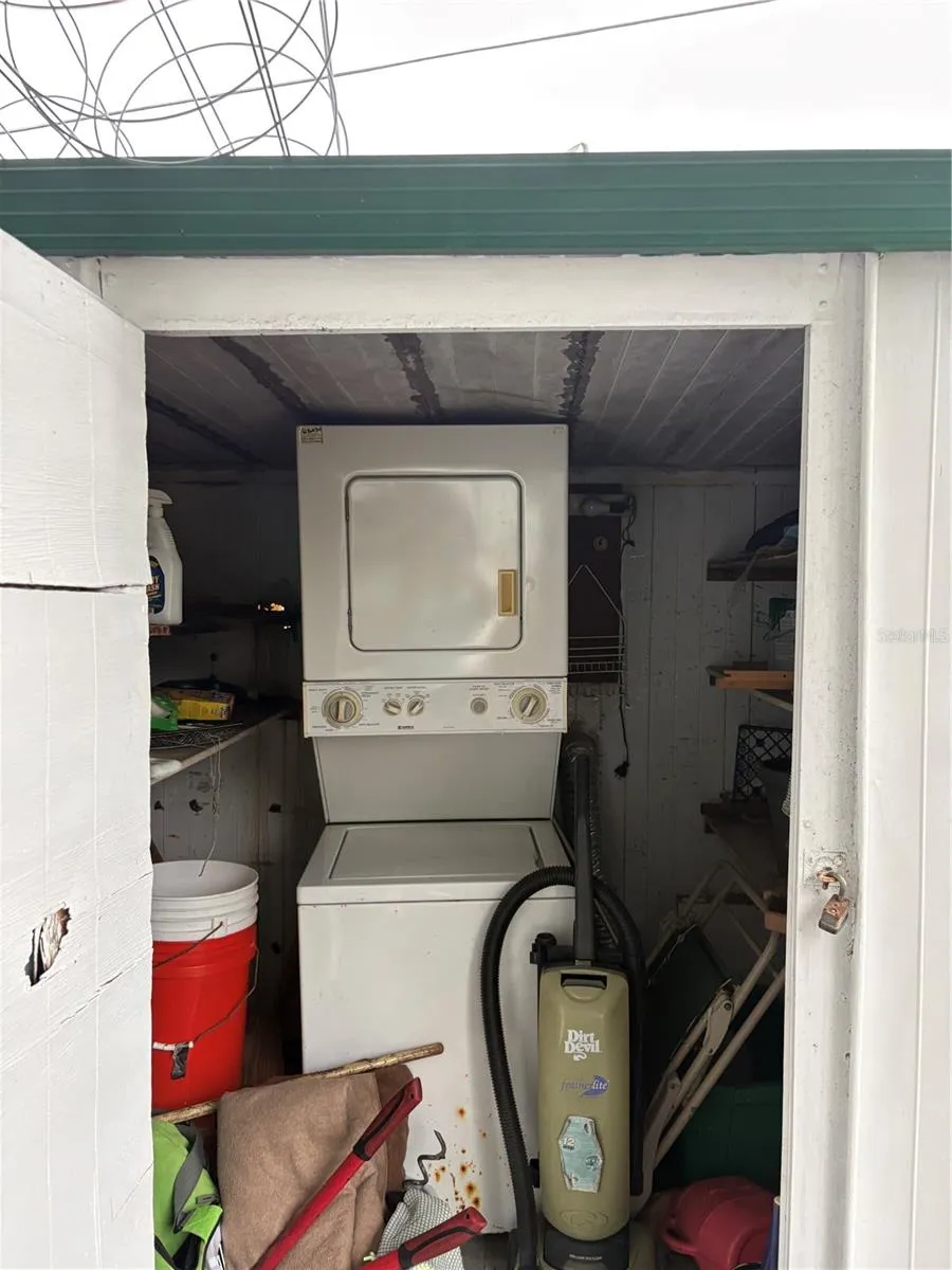 Shed with Washer/Dryer