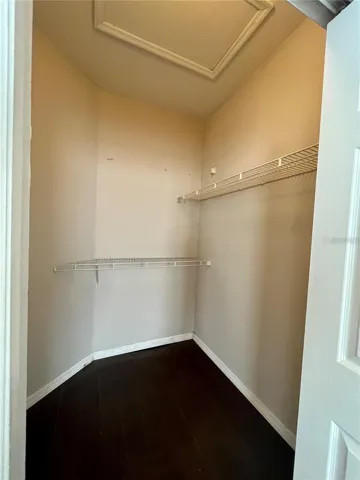 Walking Closet